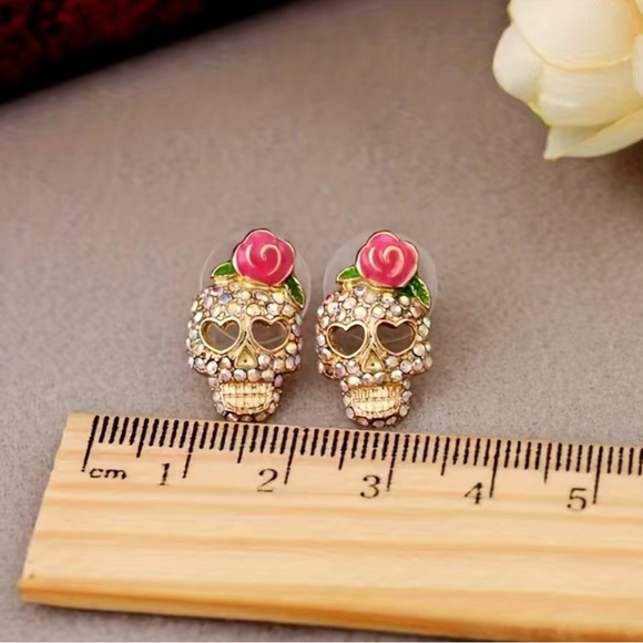 NWT Candy Skull Earrings - Picture 3 of 3